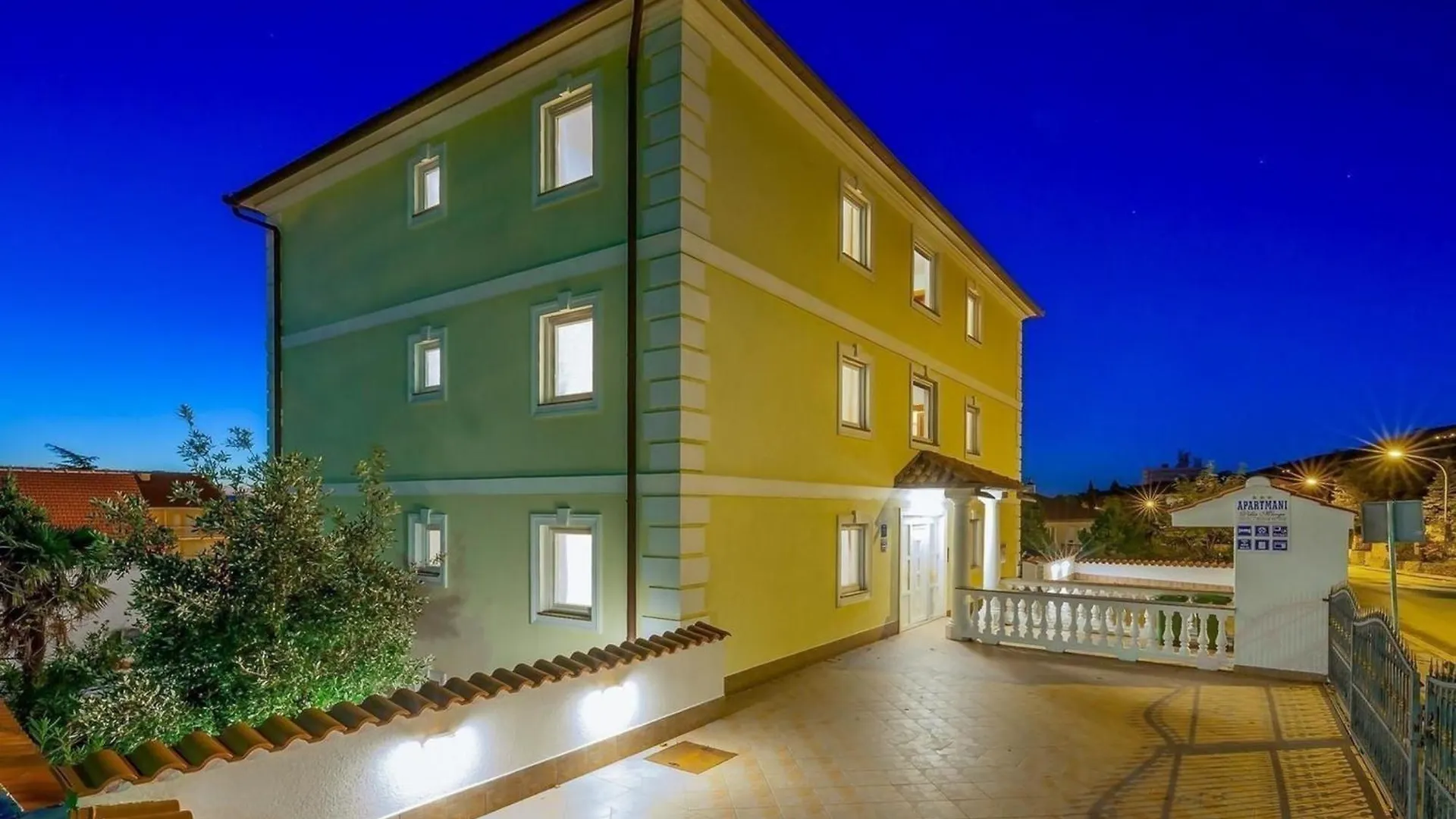 Appartement Mit Balkon Und Meerblick Crikvenica Croatia